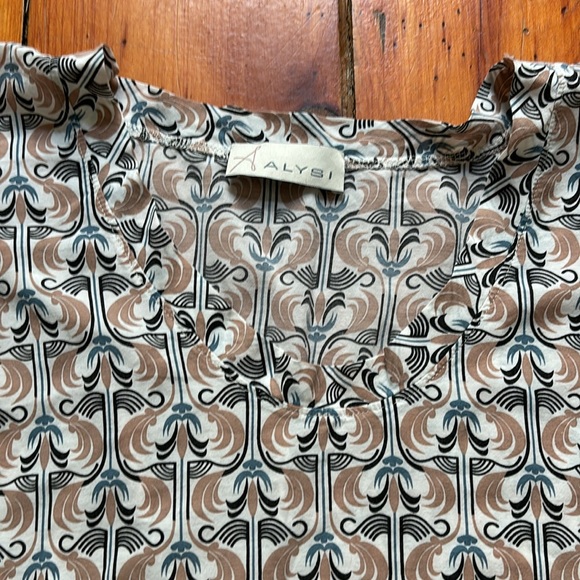 Cotton tunic top with boho brown dnd blue print. Unique, boho, print, tunic - Picture 4 of 5